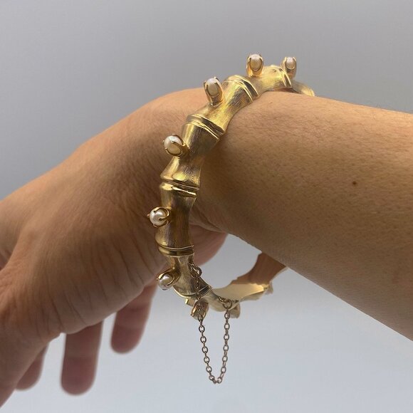 Antique 9k Yellow Gold and Pearls Bangle Stamped Hallmarks, Hinged with a Clasp - Picture 1 of 7